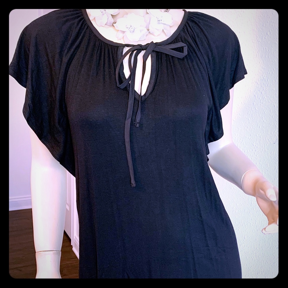 NWT VANBERFIA BLACK BLOUSE,S/M